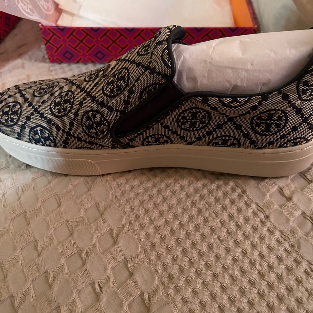 Tory Burch - Picture 4 of 6